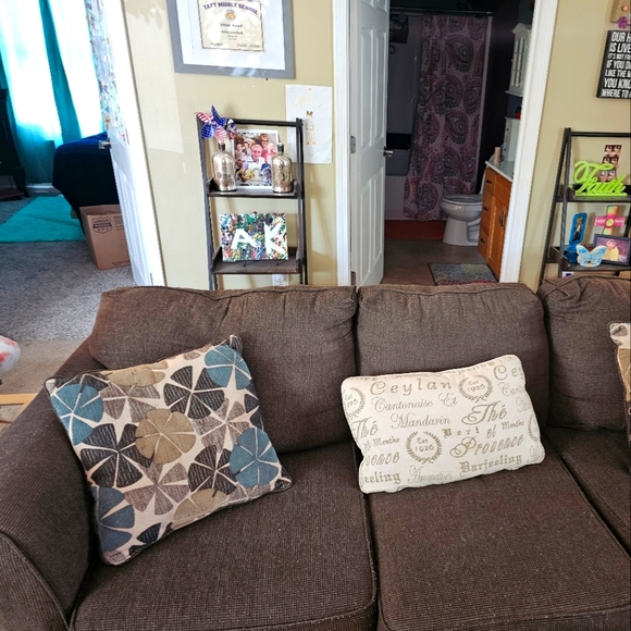 Couch with pillows lamps - Picture 1 of 4